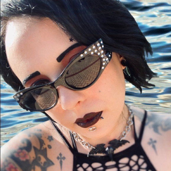 sunglasses black frame with clear crystals - Picture 4 of 14